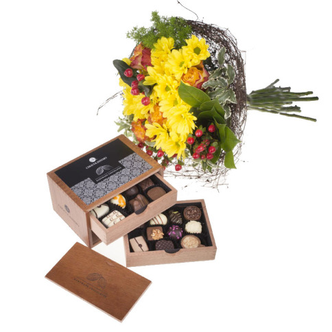 Chocolissimo - Žluté chryzantémy a doupatrová pralinková kolekce ve dřevě 250 g