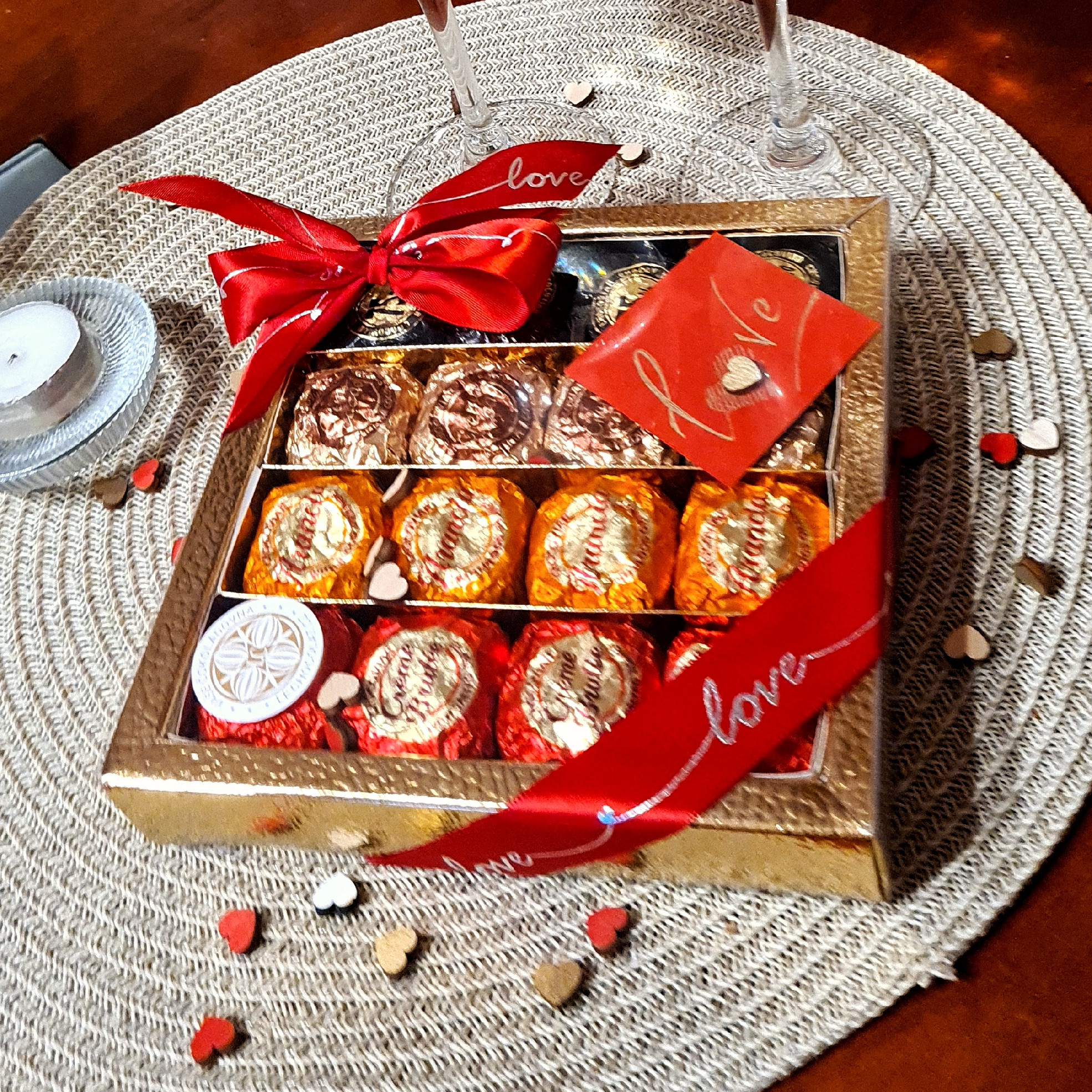 Venchi Chocaviar zamilovaná bonboniéra 320g